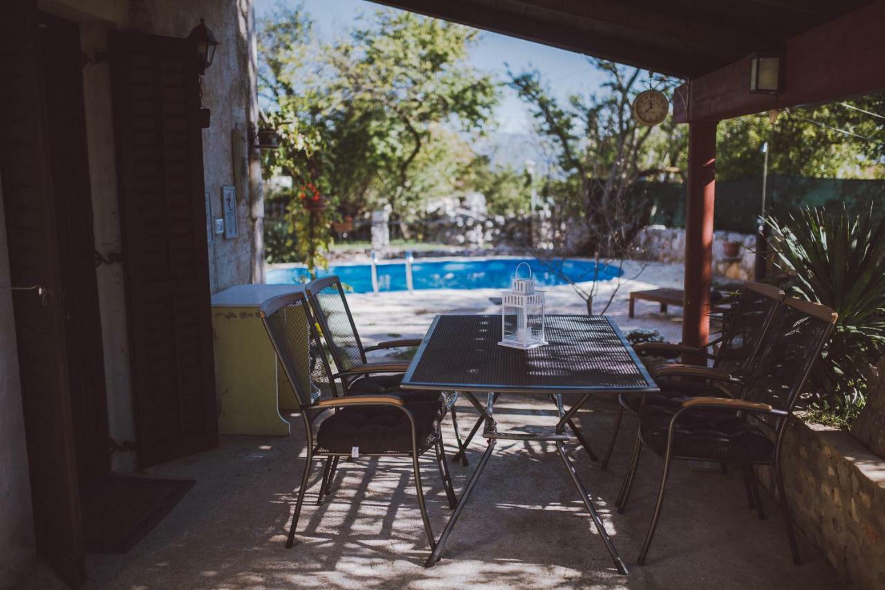 Cosy Getaway Villa Gostinjac Bagian luar foto
